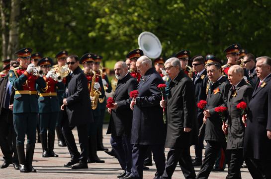 Премьер-министр Пашинян в Москве возложил цветы к Могиле Неизвестного Солдата