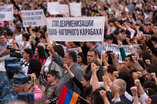 Арцахцы показали миру, что будут жить достойно в армянском Арцахе: фотографии с митинга в Степанакерте