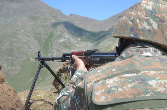 ВС Азербайджана нарушили режим прекращения огня, применив стрелковое оружие – Минобороны Арцаха