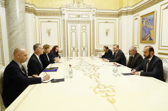 Никол Пашинян и американский сопредседатель МГ ОБСЕ обсудили урегулирование армяно-азербайджанских отношений