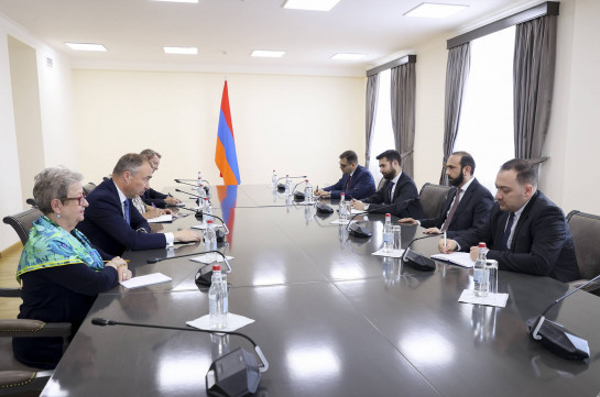 Арарат Мирзоян и Тойво Клаар обсудили вопросы региональной безопасности