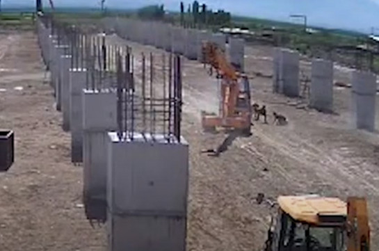 Տեսանյութ. Ադրբեջանցիները կրակում են Երասխի երկաթի ձուլարանի աշխատողների և տեխնիկայի ուղղությամբ