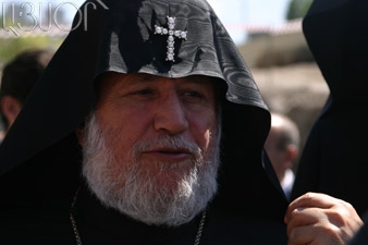 Католикос всех армян выразил соболезнования Бенедикту XVI  