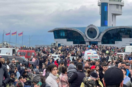 Около 5 тысяч мирных жителей эвакуированы в Нагорном Карабахе - Минобороны РФ
