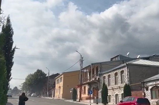 ВС Азербайджана начали обстреливать Степанакерт – МВД