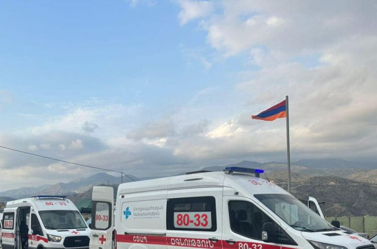 Машины скорой помощи вывезли из Арцаха в Армению 20 человек, нуждающихся в уходе