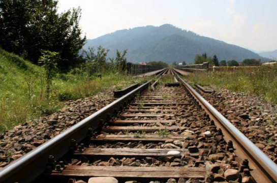 Говорить о том, что проекты восстановления железных дорог из Армении до Азербайджана и Турции «подешевели», пока рано: В министерствах утверждают, что окончательной оценки еще нет
