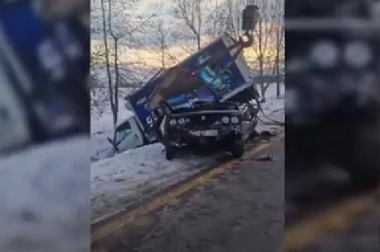В Лачине столкнулись легковой автомобиль и грузовик: Есть пострадавшие (Видео)