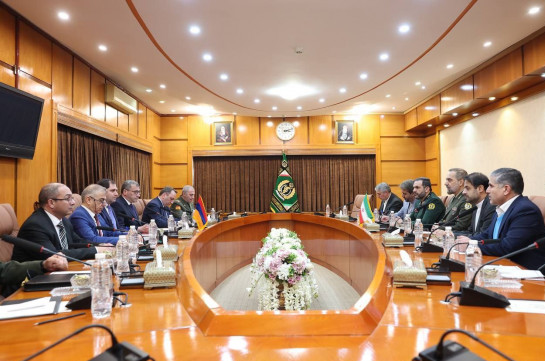 Տեղի է ունեցել Սուրեն Պապիկյանի և Իրանի պաշտպանության ու զինված ուժերի աջակցման նախարար Մոհամմադ Ռեզա Ղարաի Աշթիանիի հանդիպումը