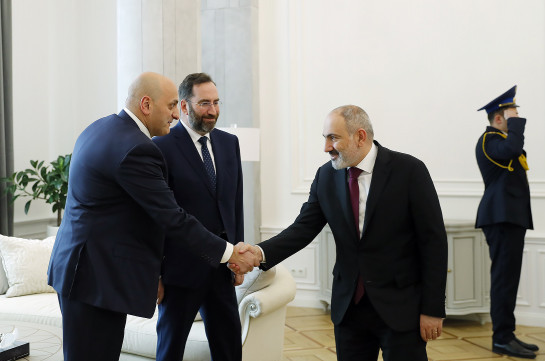Пашинян встретился руководителями компании “МТС-Армения”