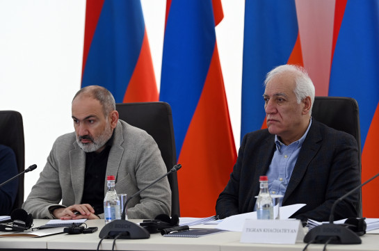 Փաշինյանն ու Խաչատուրյանը Դիլիջանում քննարկել են Հայաստանի տնտեսական քաղաքականությունը