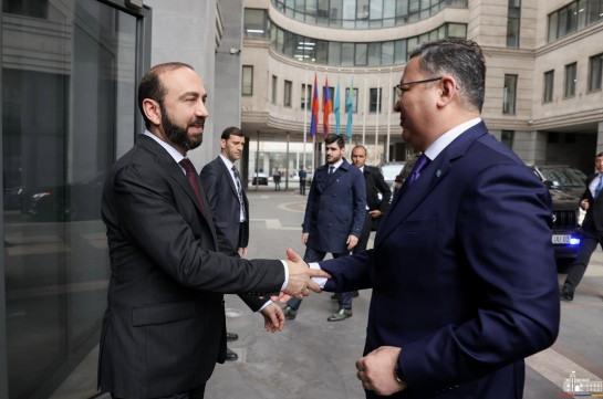 Глава МИД Казахстана Мурат Нуртлеу прибыл в МИД Армении