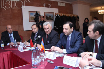 В Ереване проходит армяно-белорусский бизнес-форум 