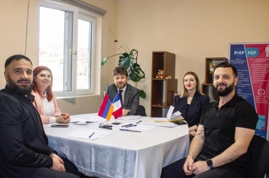 Посол Франции в Армении встретился с представителями НПО «Новое поколение» и обсудил права ЛГБТ+