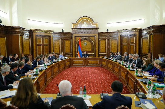 Премьер-министр и члены Комитета по политике и безопасности ЕС обсудили происходящие в регионе развития и мирный процесс между Арменией и Азербайджаном