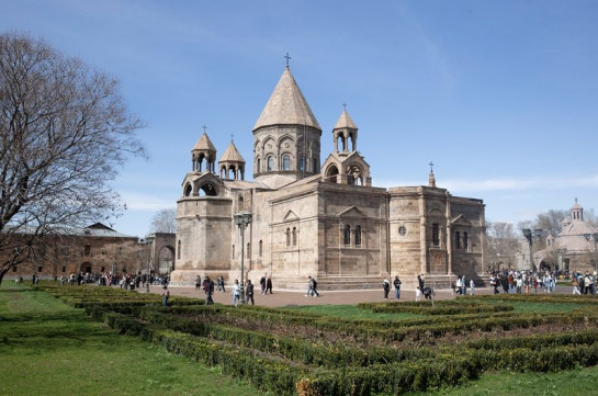 Первопрестольный Святой Эчмиадзин: Призываем власти Армении отказаться от пораженчества, не вести переговоры на основании решений, ставящих страну перед новыми пугрозами безопасности