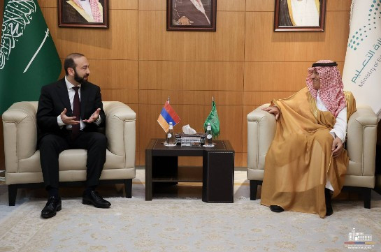 Арарат Мирзоян и министр образования Саудовской Аравии подчеркнули большую готовность развивать межгосударственные связи в русле исторически сложившейся дружбы