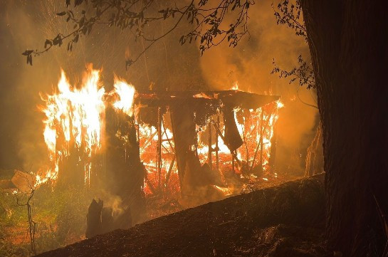 Հրդեհ՝ Հրազդանի կիրճում. այրվել է երկու վագոն-տնակ