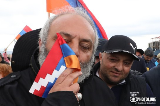 Армянские организации Ирака выразили свою поддержку архиепископу Баграту Србазану