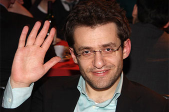 Levon Aronian wins blindfold tournament ahead of schedule
