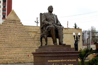 Hosni Mubarak's monument demolished in Azerbaijan